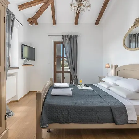 Luxury Unique Stone Rustica In Istria Barat (Porec)